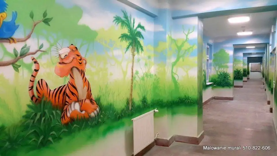 Artystyczne malowanie scian w szpitalu dziecięcym w Lublinie